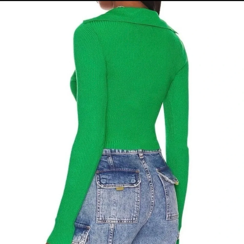 ALL THE WAYS Ribbed Deep V Crop Top – Small (Green) - Picture 3 of 6